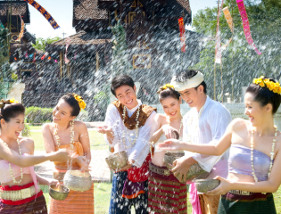Rủ nhau khám phá Lễ hội té nước Songkran Thái Lan
